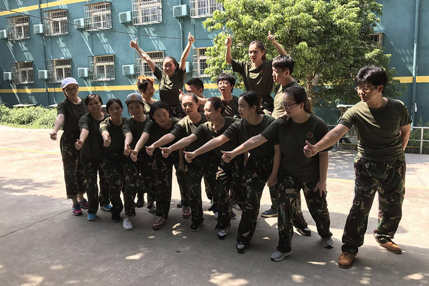 企業戶外拓展訓練有助于提升企業競爭力